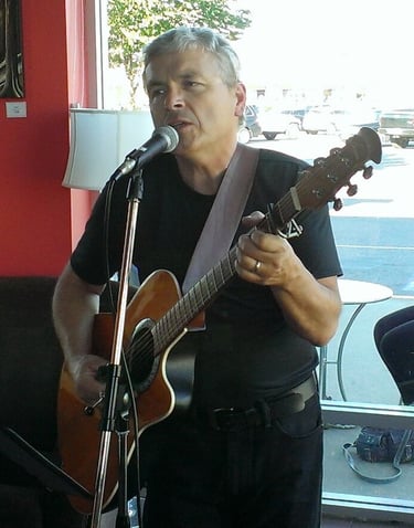 Intimate coffeehouse gigs!