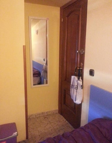 Habitación con espejo