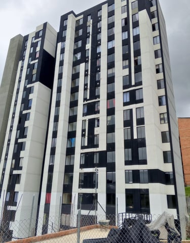 Equipo de especialistas en vidrio y aluminio en Bogotá