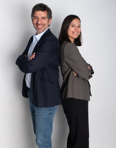 co founder de agencia posando