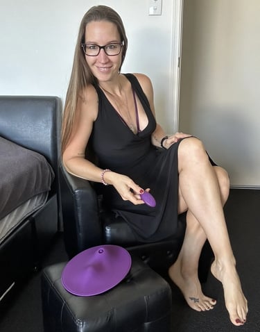 Pleasurelit Patricia with the vibepad 2