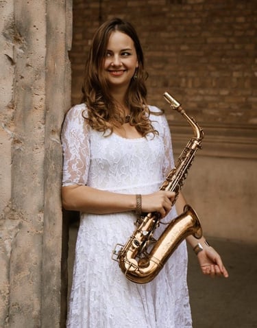 Contratar saxofonista para casamento em Lisboa - Lina Peters