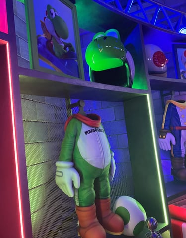 Super Nintendo World - Yoshi Wears a Karting Suit?