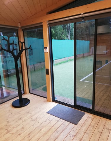 Veidrodine plevele mamams ir biurams. Tonuota plevele langams