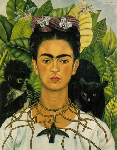 Famoso autorretrato de Frida Kahlo, com elementos que simbolizam dor física e emocional, representan