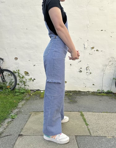 skrædder smækbukser i stribet blå og hvid denim