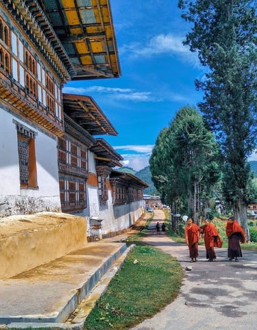 gangtey_goemba_monastery_exterior