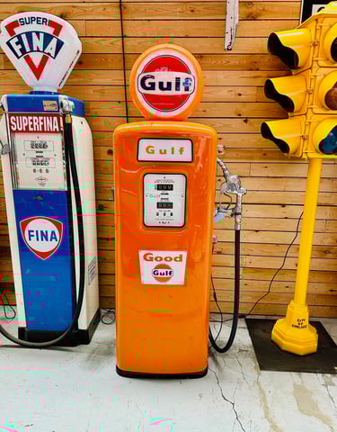 Gulf Erie gas pump,1957 US Gulf Erie gas pump restored,