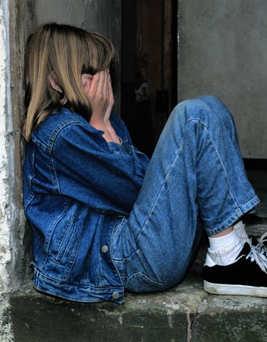 trauma injustices inceste pédophilie colère injuste père mère loi thérapeute parler silence enfance