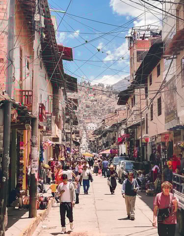 A lot of people at Cajamarca Market, Peru