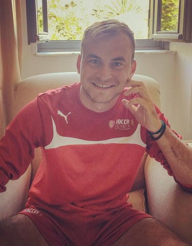 Bogdan Botezatu în cantonament pe Insula Creta cu Arsenal Soccer Schools