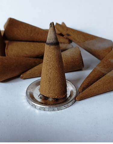 Natural and sacred Pushpaka Vimana dhoopa incense sticks for Vedic ceremonies and purification