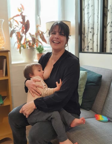 Aurélie, doula certifiée accompagnant femmes enceintes et jeunes parents