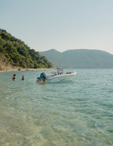 Gloria Maris Hotel Suites and Villa boat rental and boat trip to turtle island marathonisi zakynthos