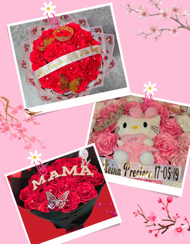 Ramos de rosas eternas hechas a mano color rojo y rosado son 3 ramos y uno tiene un pelluche de kity en el centro