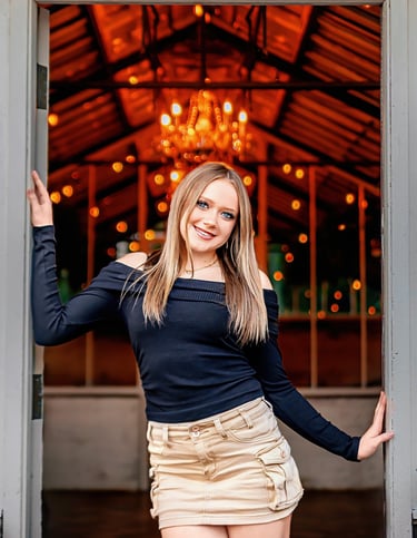 Lititz PA Senior pictures at Historic Shady Lane by a Lancaster PA senior picture photographer