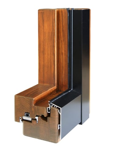 Madera interior; Aluminio exterior