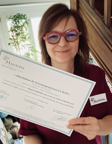 diplôme de Magali STrassel gérontopraticienne soins de confort et de bien-être pour seniors