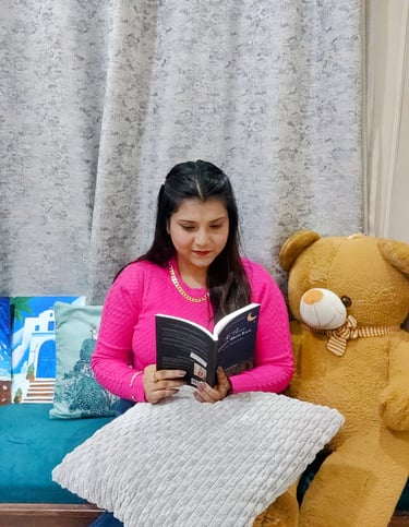 Aarushi Jain reading her debut poetry book "The Moon Doesn't Write Back" | Aarushi Jain Writes