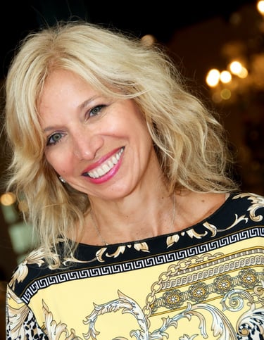 Award winning author and poet, Lisa G. Samia