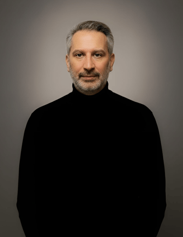 Portrait of Louis Langone – brand architect & experience strategist