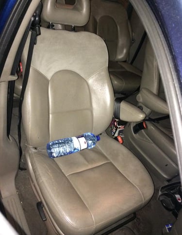 Evidencia de que la policia no hace su trabajo en la novela Sin lealtad, la sangre solo es roja