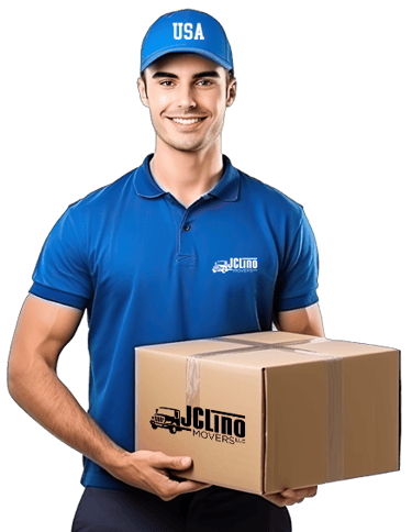Trabajador de JC Lino Movers cargando una caja