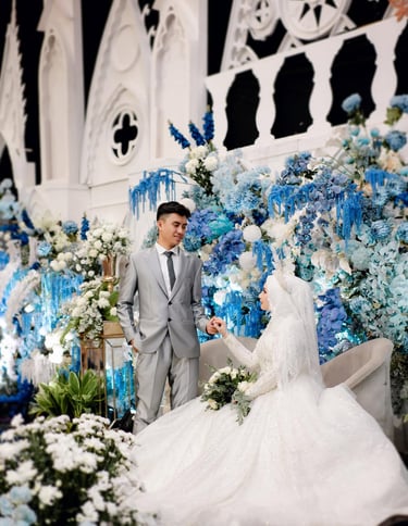 Dekorasi panggung pernikahan elegan dan detail