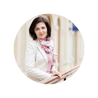 femme reconvertion professionnelle après une guidance avec Nathalie Bouhours