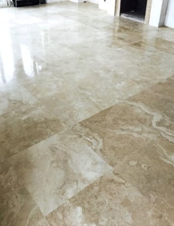 Trawertyn na podłoge bezowy Bianco płytki kamień naturalny włoski