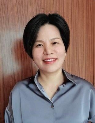 Shirley Lee, Founder of King Fly - 40+ Years of Bag Manufacturing Expertise.