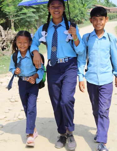 schoolchildren in Thakurdwara