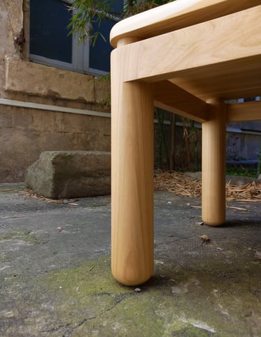 piétements de la table constitués de cylindres