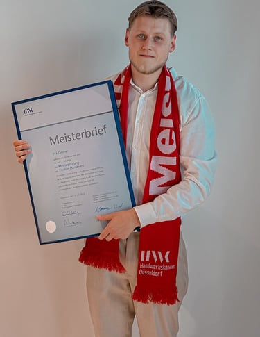 Inhaber Erik Gintner von der Tischlerei Gintner. Tischler Bergisch Gladbach