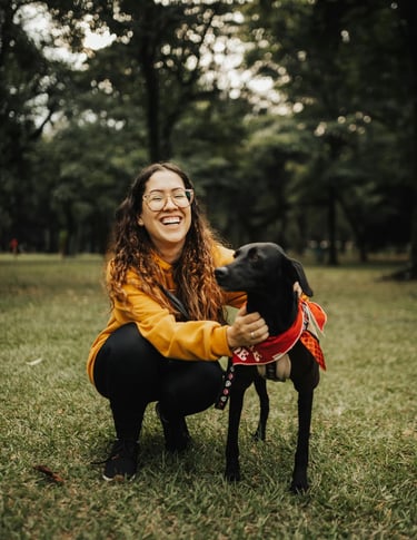 Femme seule avec bébé et chien gagne du temps grâce au service de nettoyage LVSC