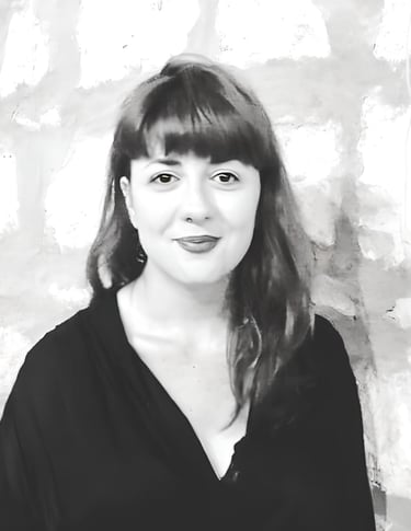 Tina Bikic – artistic portrait used in the biography section.