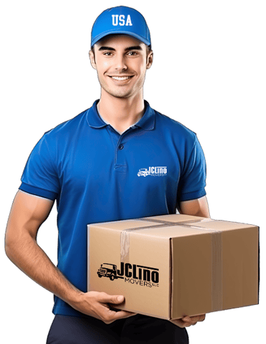 Trabajador de JC Lino Movers cargando una caja