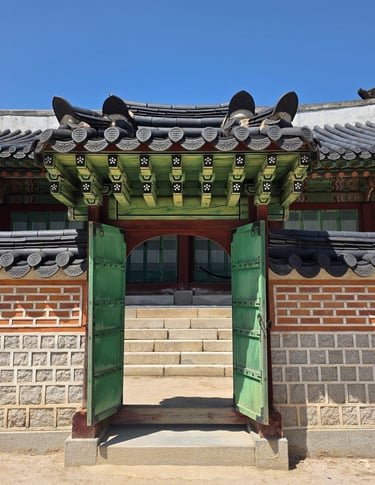 Gyeongbokgung doorway