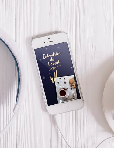 Mock-up d'un téléphone portable sur une table