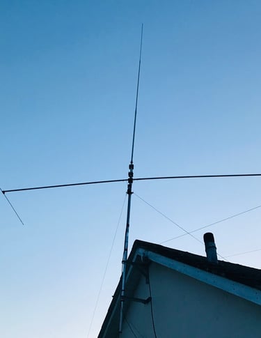 Pro Antennas Dual Beam Pro HF antenna mounted on a customers house