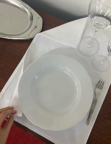 baltos porceliano lėkštės