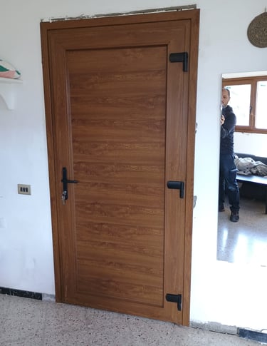 Reforma Integral de Casa de Campo con Carpintería PVC Efecto Madera 