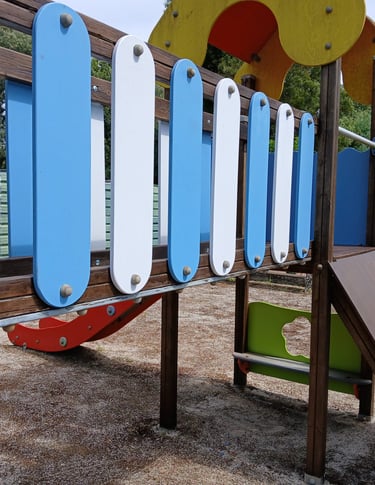 Mantenimiento de jardines y exteriores en Pontevedra. Desbroces, fincas, caminos, viales, piscinas.