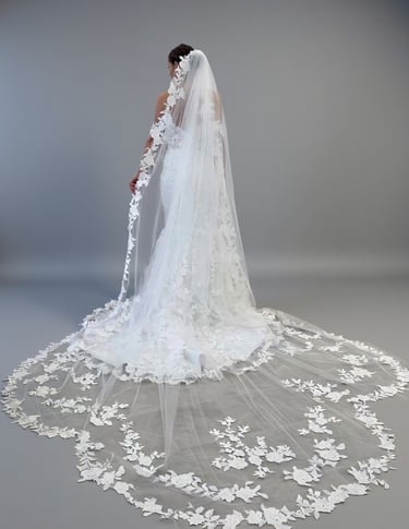 voile de mariée cathedrale en dentelle avec troix pétales Essonne DM COUTURE