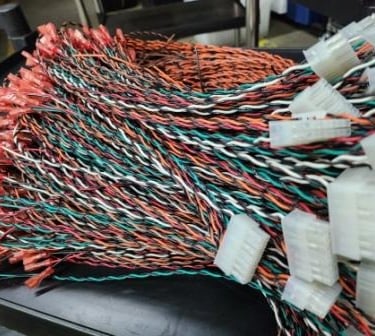 Automated twisting with insulated Fastons and Molex Mini-Fit Jr