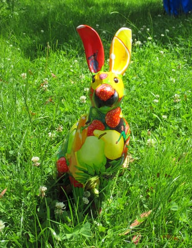 Hare sculpture decorated with fruit and vegetables by Laura Fearn