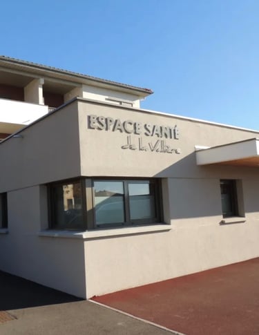 L'image montre la maison médicale vue de l'extérieur.