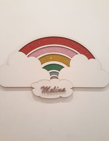 arcoiris de pared en madera calada con laser y goma eva glitter
