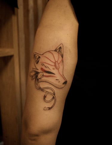 tatouage d'un masque japonais d'un renard, kitsune, Inari, par Minuit Tattoo