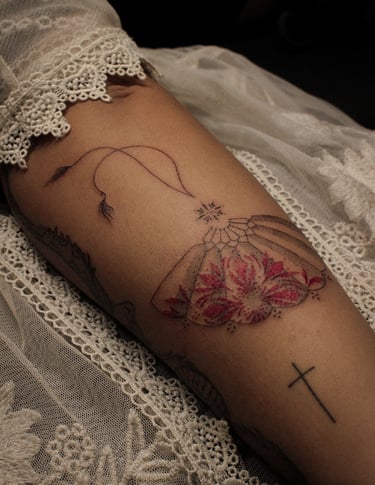 Tatouage ornemental d'un éventail par Eva Ink Vlr